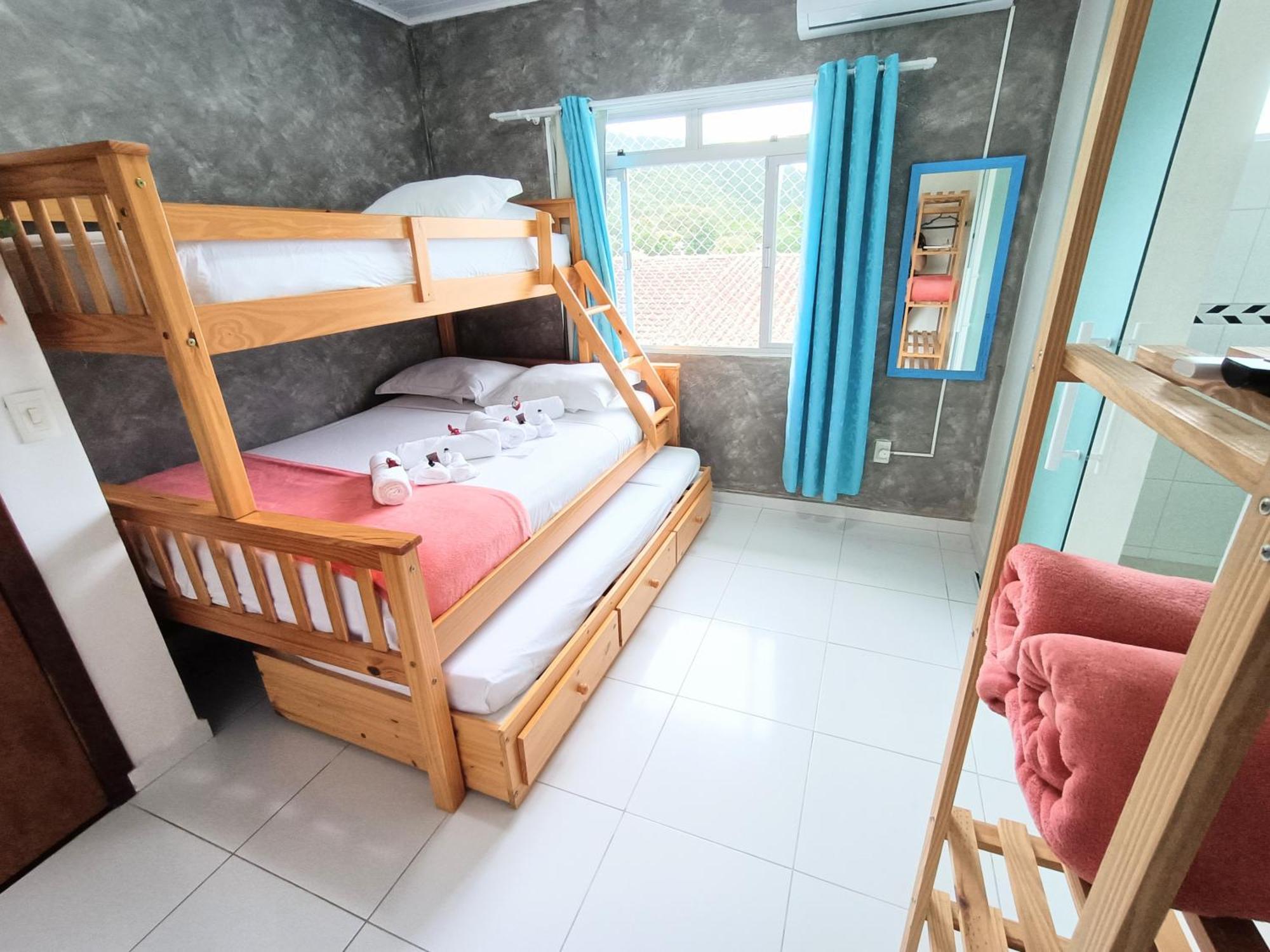 Hostel Casa Da Vo Rosa 고베르나도르 셀소 하모스 외부 사진